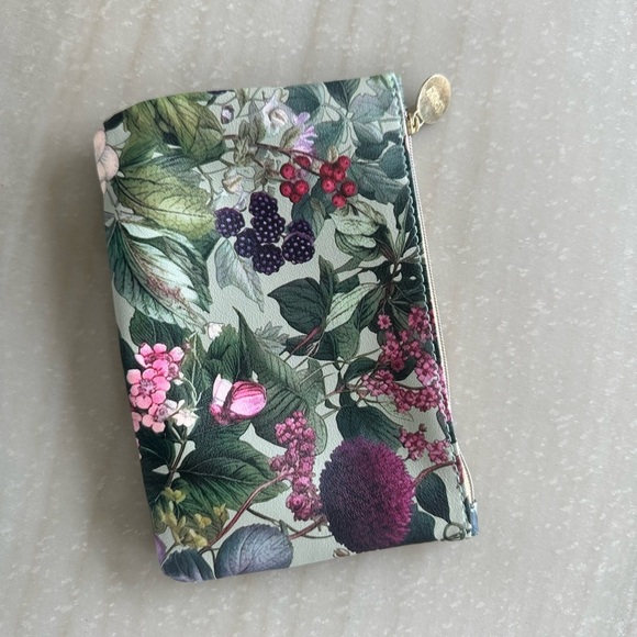 IPSY Bag - Picture 2 of 3